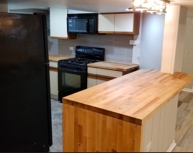 Photo - 14345 Park Ave