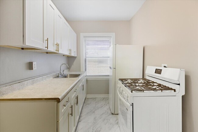 Photo - 6716 S Merrill Ave