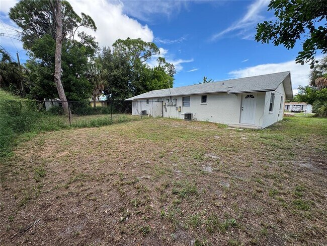 Photo - 312 60th Ave Dr W