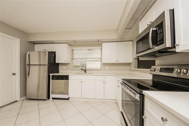 Photo - 4454 Sandhurst Dr