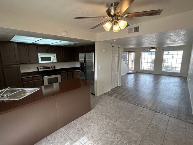 Photo - 5827 N 59th Dr