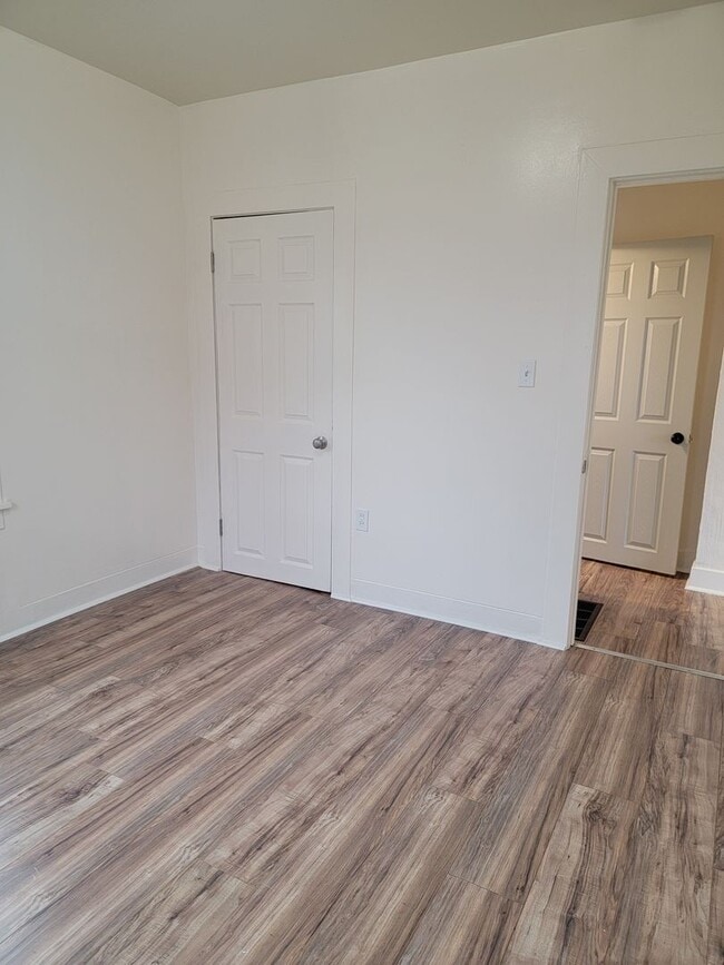 Photo - updated 1 bedroom single family home
