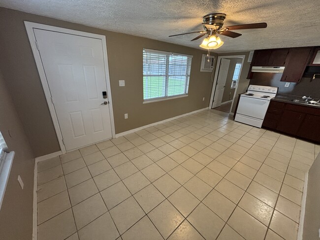 Photo - 1207 W Pierce St Unit 1207