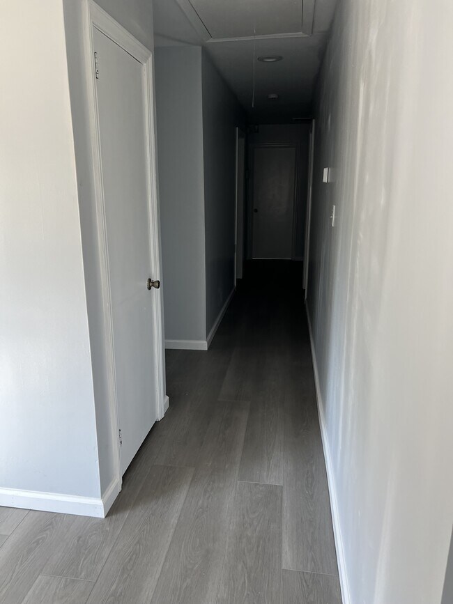 Photo - 2625 Victoria Blvd