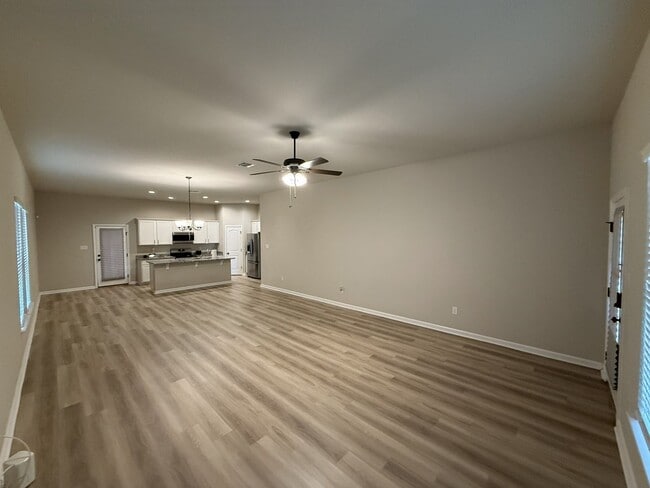 Photo - Spacious 4BR, 2BA Home in coveted Cambre Oaks Subdv - Gonzales