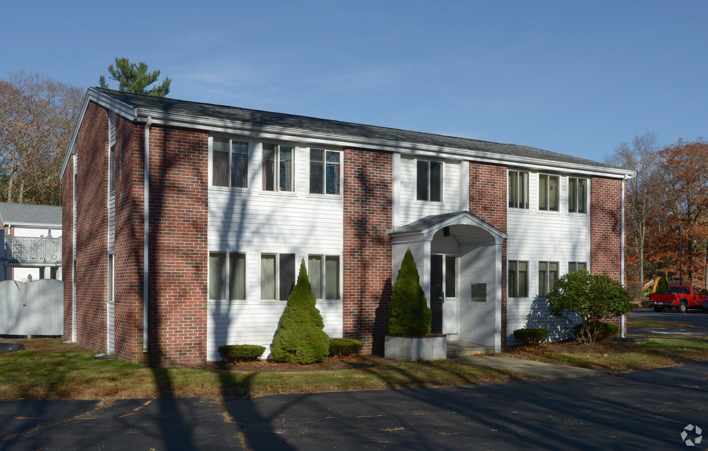 Cedarwood Village Apartments - Cedarwood Village Apartments