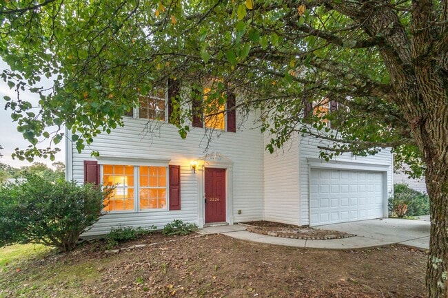 Building Photo - Spacious Home with Oversized Bedrooms & Op...
