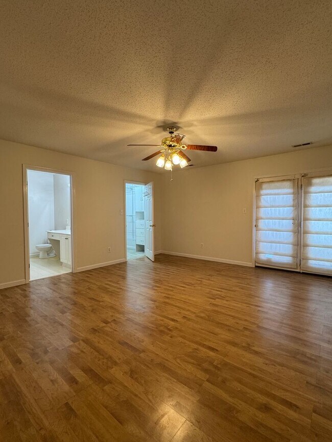 Photo - Not to be Missed on Heritage Square!