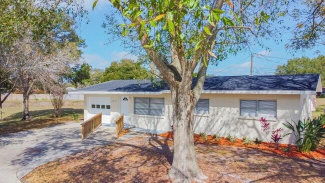 Photo - PRICE JUST REDUCED 3/2/1 1389 Sq. Ft. on a...