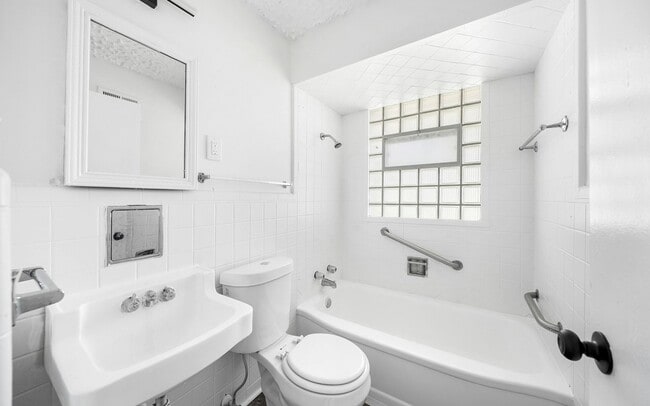 Photo - 4513 Rosewood Ave.