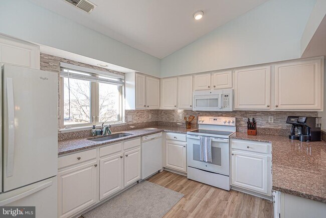 Photo - 18565 Orton Cir Unit 5