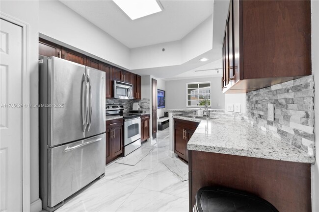 Building Photo - 3105 NE 184th St Unit 7305 Rental