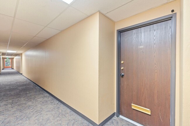 Building Photo - Updated Condo near Virginia Lake Unit 332