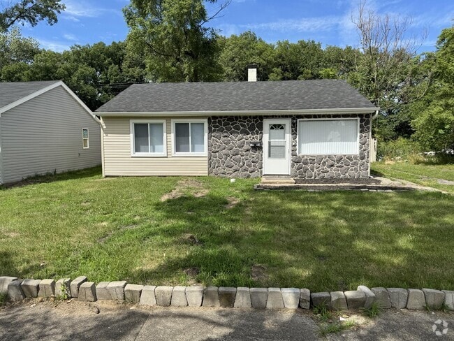 Building Photo - 1960 Central Dr Rental