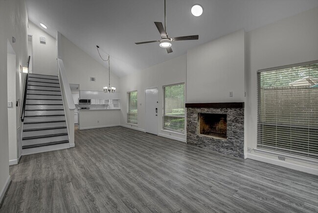 Photo - 13975 Hollowgreen Dr Unit 1