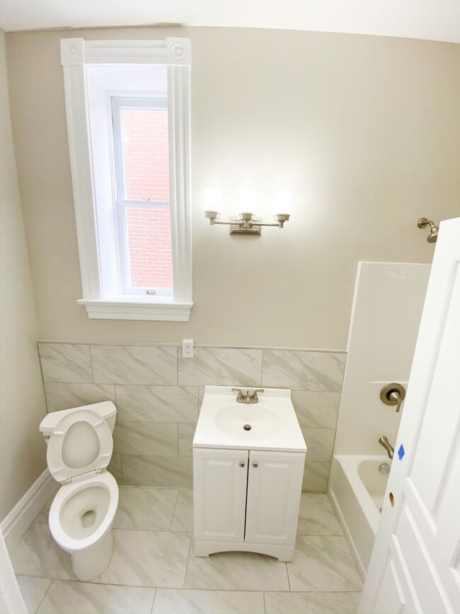 Photo - Fully Remodeled 2 bed 1 bath, just steps from Cherokee