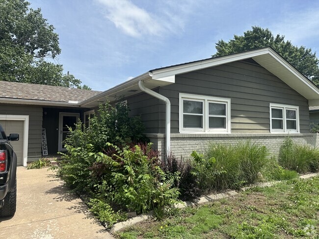 Building Photo - 1212 W Fultz St Rental