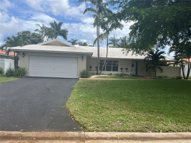 10734 NW 17th Manor