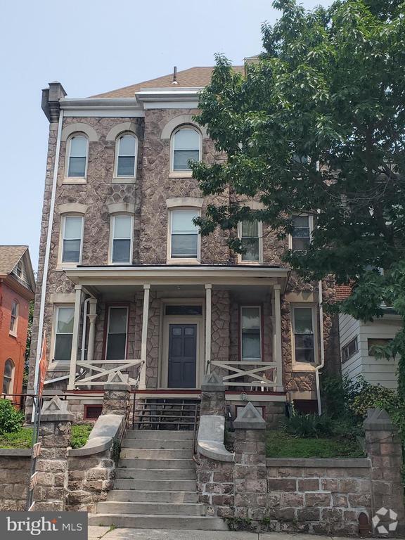 Building Photo - 1335 Perkiomen Ave Rental