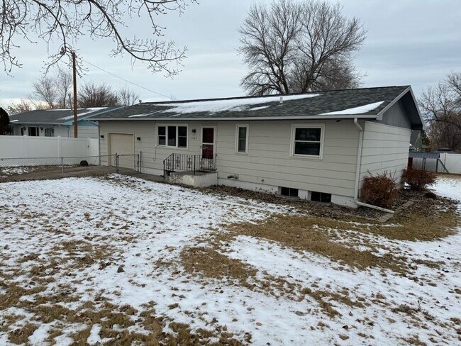 Photo - 1345 Lockview St