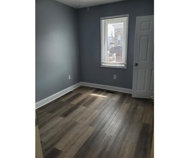 2101 McHenry St Unidad 6 Available $550 6