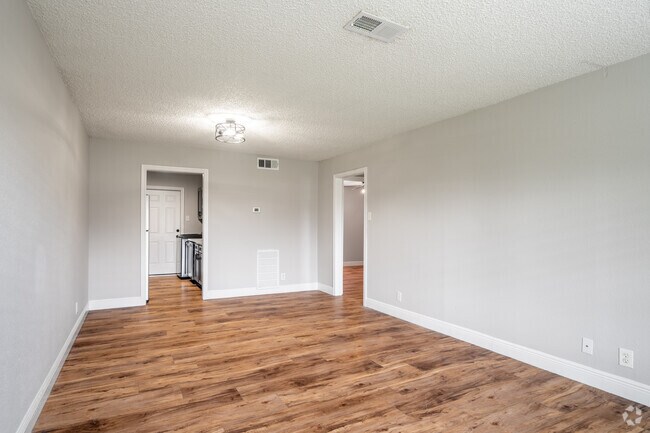 2BR, 1BA - 900SF - Prutzman Place Apartments