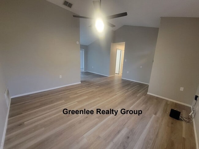 Photo - Don't miss this 2 Bed/ 1 Bath home in Holiday Lake Estates!