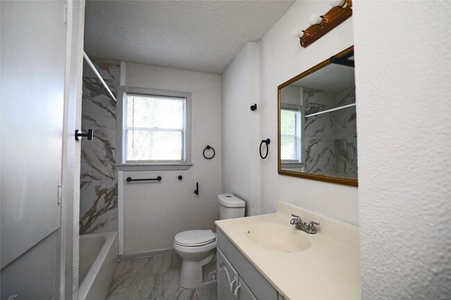 Building Photo - 21702 E Memorial Dr