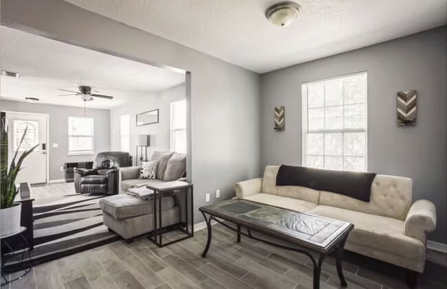 Photo - 3615 E Lambright St