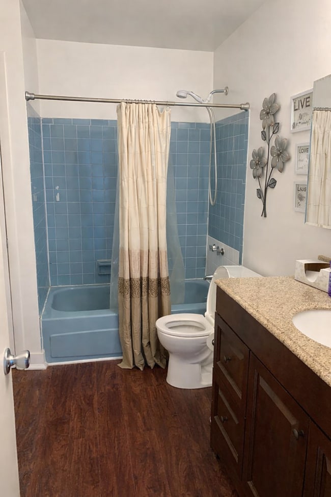 Bathroom with tub. - 10L Dennison Dr Unit Lake view