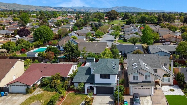 Building Photo - 3104 San Andreas Dr