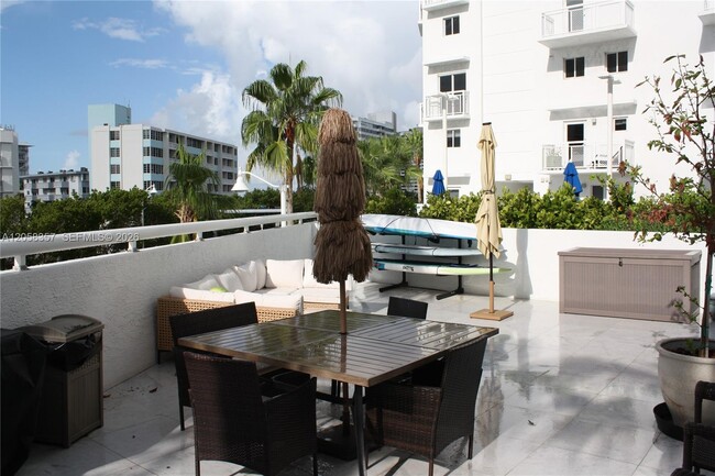 Building Photo - 1701 Sunset Harbour Dr Unit F308