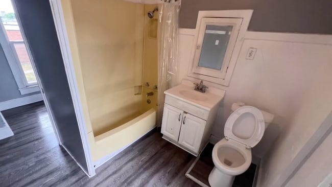 Photo - 401 W Marion St Unidad 401 West Marion Street- D