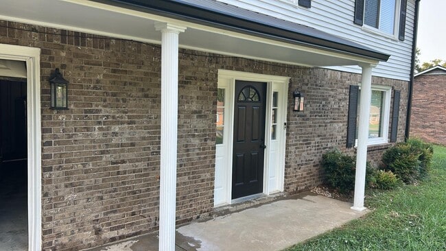 Photo - 512 Linda Ln