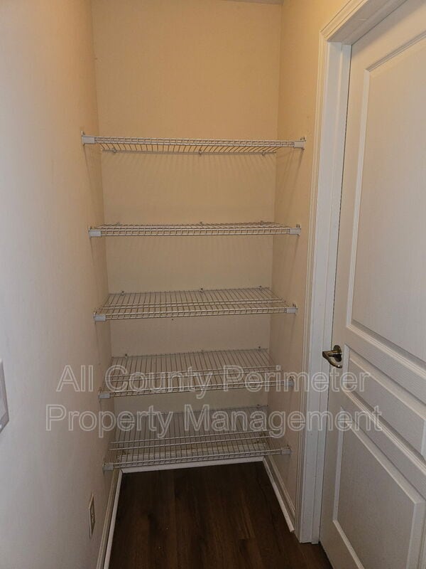 Photo - 1597 Trailview Way NE