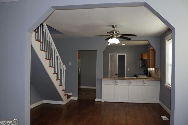 Photo - 1526 Childress Dr SW