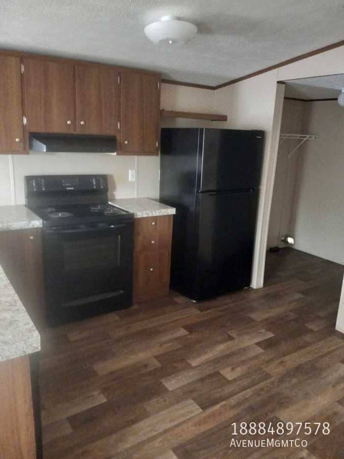 Photo - 327 Old Tavern Ln