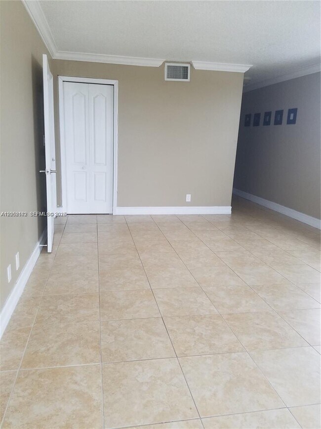 Photo - 1800 Collins Ave Unit 17A