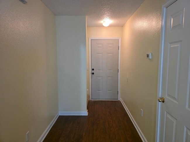 Photo - 1118 Towne Pk E Dr