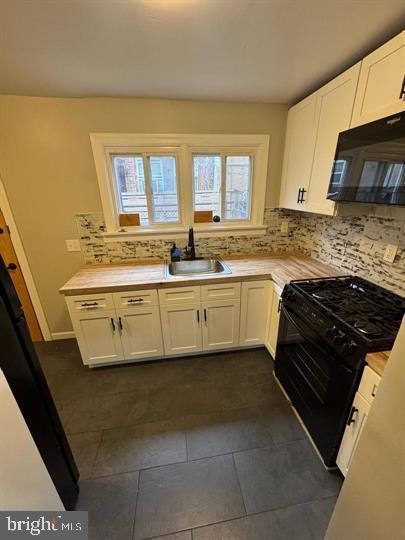 Photo - 2035 Dennie St