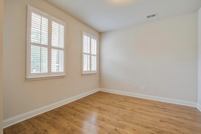Photo - 7824 Montview Rd