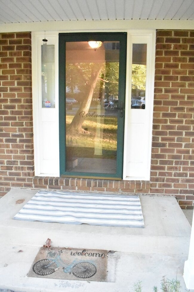 Photo - Welcome To Lake Ridge's Finest...