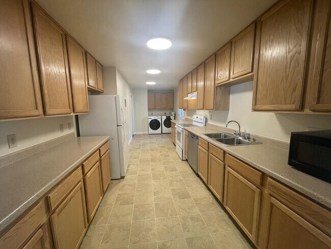 Photo - 701 S Eastside Dr