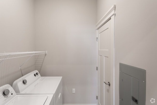 1BR, 1BA - Midtown Flats