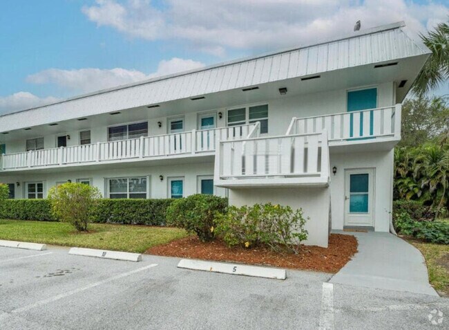 Building Photo - 2929 SE Ocean Blvd Unit 122-4 Rental