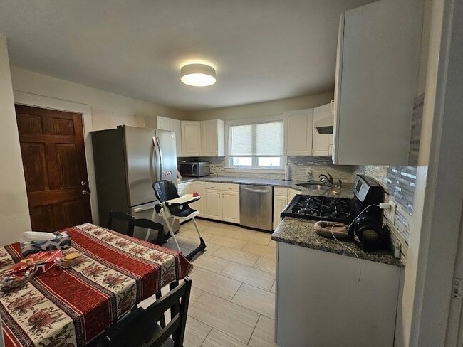 Photo - 18 Banks St Unit 1