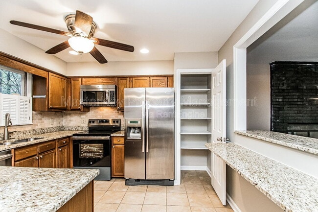 Photo - 407 E Dynasty Dr