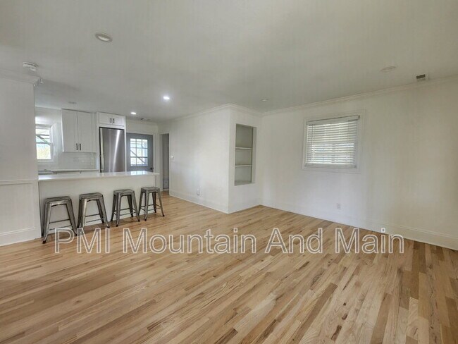 Photo - 17 Hillside St