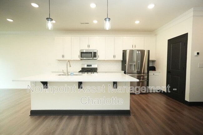 Photo - 4016 Rothwood Ln