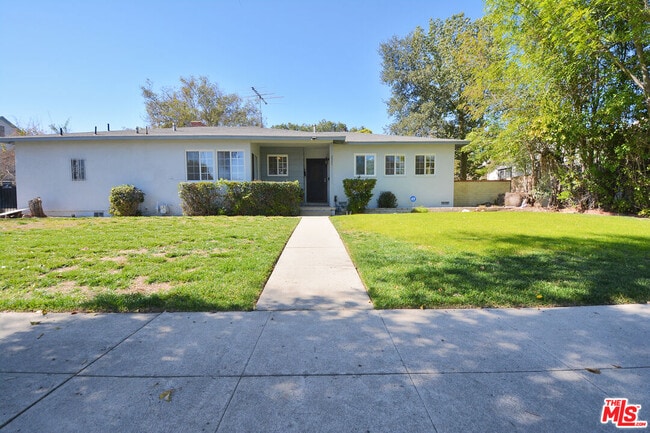 Photo - 7061 Louise Ave House
